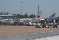 JA828J @ EFHK - JAL B787 - by Thomas Ranner