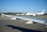 OH-LXD @ EFHK - Finnair A320 - by Thomas Ranner
