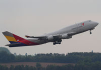 HL7413 @ LOWW - Asiana Boeing 747