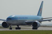 HL8252 @ LOWW - Korean AIr Boeing 777-200 - by Dietmar Schreiber - VAP