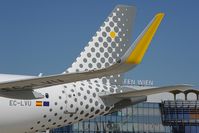 EC-LVU @ LOWW - Vueling Airbu 320 - by Dietmar Schreiber - VAP