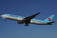 HL8251 @ LOWW - Korean Air Boeing 777-2pp - by Dietmar Schreiber - VAP