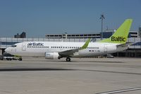 YL-BBL @ LOWW - Air Baltic Boeing 737-300 - by Dietmar Schreiber - VAP