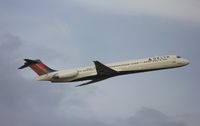 N955DL @ KDFW - MD-88