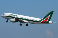 EI-DSJ @ VIE - Alitalia - by Chris Jilli