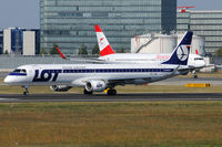 SP-LNA @ VIE - LOT - by Chris Jilli