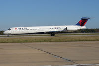 N996DL @ KMEM - MD88 @ MEM