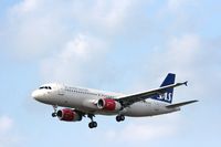 OY-KAT @ EKCH - OY-KAT. First day of Commercial servises for SAS - by Erik Oxtorp