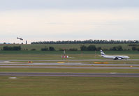 4X-EKH @ LOWW - El Al B737 note the Police helicopter - by Thomas Ranner