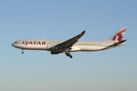 A7-AEH @ EBBR - Arrival of flight QR939 to RWY 25L
