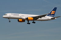 TF-IST @ EBBR - Arrival of flight FI554 to RWY 25L