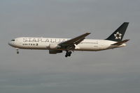 N653UA @ EBBR - Arrival of flight UA972 to RWY 25L