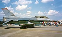 J-262 @ EGVA - General Dynamics F-16B Fighting Falcon [6E-4] (Royal Netherlands Air Force) RAF Fairford~G 19/07/1997
