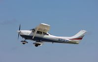 N21271 @ KOSH - Cessna 182P