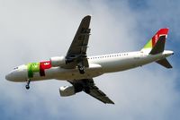 CS-TNS @ EGLL - Airbus A320-214 [4021] (Air Portugal) Home~G 12/05/2011. On approach 27R. - by Ray Barber