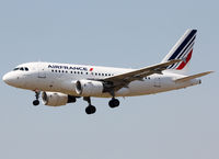 F-GUGO @ LEBL - Landing rwy 25R in modified new livery - by Shunn311