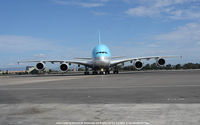 HL7619 @ LAX - Head on at LAX.