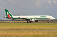EI-IXF @ EHAM - Alitalia A321 comming to a stop. - by FerryPNL