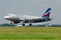 VQ-BBD @ LFPG - Airbus A319-111, Landing Rwy 26L, Roissy Charles De Gaulle Airport (LFPG-CDG) - by Yves-Q