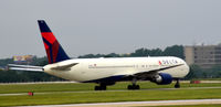 N136DL @ KATL - Taxi Atlanta - by Ronald Barker