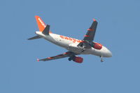 G-EZIZ @ EBBR - Flight EZY1723 is on approach to RWY 07L - by Daniel Vanderauwera
