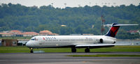 N997DL @ KDCA - Landing roll National - by Ronald Barker