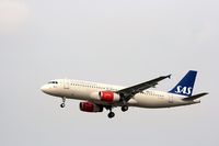 OY-KAW @ EKCH - OY-KAW about to land in CPH on its second day of commercial operation for SAS. - by Erik Oxtorp