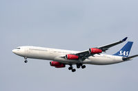 LN-RKG @ EKCH - Note the all red engines. - by Erik Oxtorp