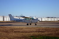 N738PS @ 52F - Taxiing back to the hangar. - by flyboybma