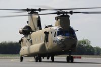 06-08027 @ LOWW - USAF CH47 Chinhook