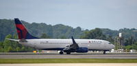 N386DA @ KATL - Landing Atlanta - by Ronald Barker