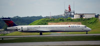 N954DL @ KATL - Landing Atlanta - by Ronald Barker