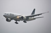 AP-BHX @ EGLL - Finals to 27L in thick drizzle. - by John Coates