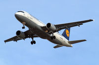 D-AIPA @ EGLL - Airbus A320-211 [0069] (Lufthansa) Home~G 15/03/2010. On approach 27R. - by Ray Barber