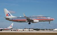 N821NN @ MIA - American 737-800 - by Florida Metal