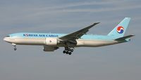 HL8252 @ EDDF - Korean Air Lines Boeing 777-FB5 - by Andi F
