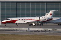 HB-JFL @ LOWW - EMB135
