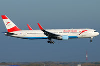 OE-LAE @ VIE - Austrian Airlines - by Chris Jilli