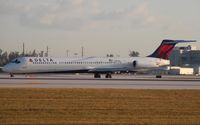N924DL @ MIA - Delta MD-88