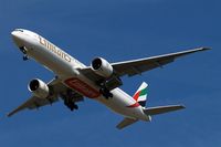 A6-ECD @ EGLL - Boeing 777-36NER [32795] (Emirates Airline) Home~G 23/08/2009. On approach 27R. - by Ray Barber