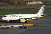 EC-LQJ @ LOWW - Vueling A320