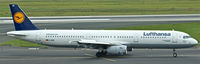 D-AISR @ EDDL - Lufthansa, is taxiing to the gate at Düsseldorf Int´l(EDDL) - by A. Gendorf