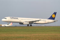 D-AISW @ LOWW - Lufthansa A321 - by Thomas Ranner