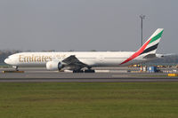 A6-EBI @ LOWW - Emirates B777 - by Thomas Ranner