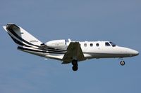 JA525J @ RJAA - Current black line cs.