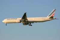 F-GSQH @ LFPG - Boing 777-328ER, Short Approach Rwy 26L, Roissy Charles De Gaulle Airport (LFPG-CDG) - by Yves-Q