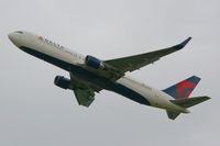 N176DN @ LFPG - Boeing 767-332, Take-off Rwy 26R, Roissy Charles De Gaulle Airport (LFPG-CDG) - by Yves-Q