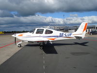 SE-LUF @ EHGG - Cirrus SR20 of the Lund University at Groningen airport