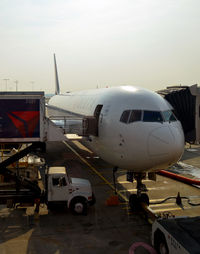 N130DL @ KATL - Atlanta - by Ronald Barker