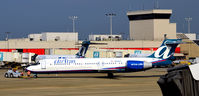 N946AT @ KATL - Taxi Atlanta - by Ronald Barker